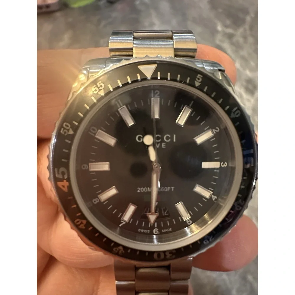 Gucci YA136301 Men's Dive 40mm Swiss Quartz Watch Black Dial Stainless Steel